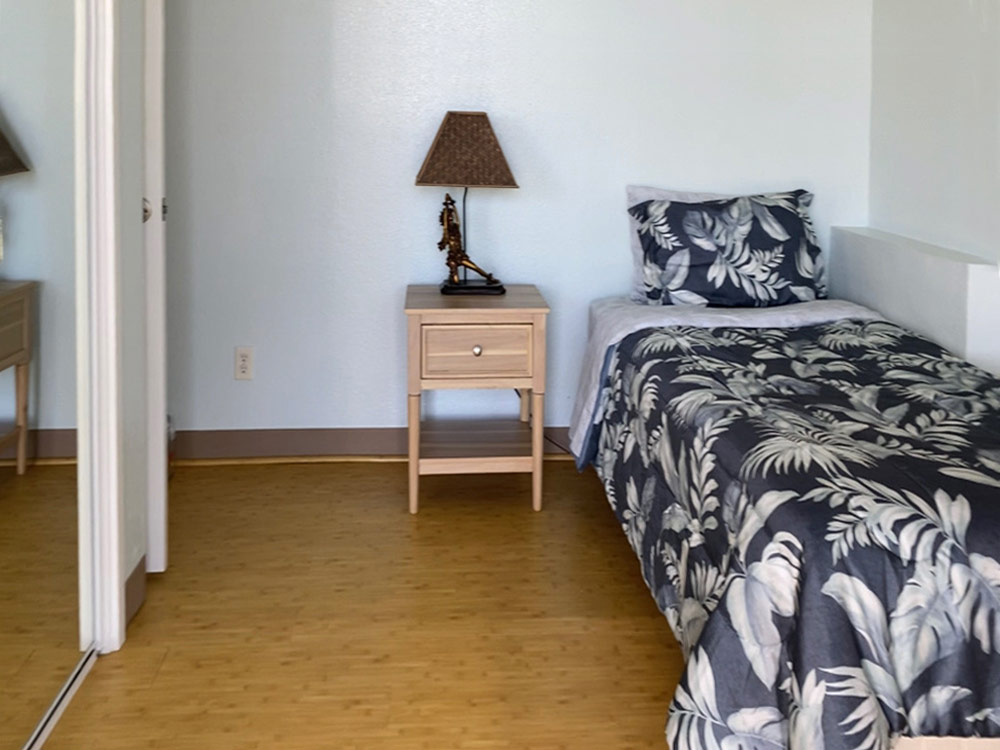 oahu oceanfront vacation rental house bedroom3