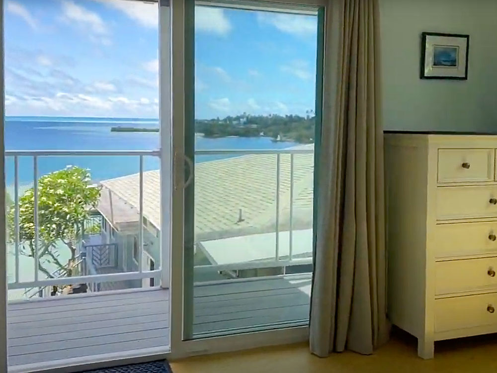 lilipuna-properties-oahu-oceanfront-3-bedroom-rental-condo-lower-level-bedrooms3