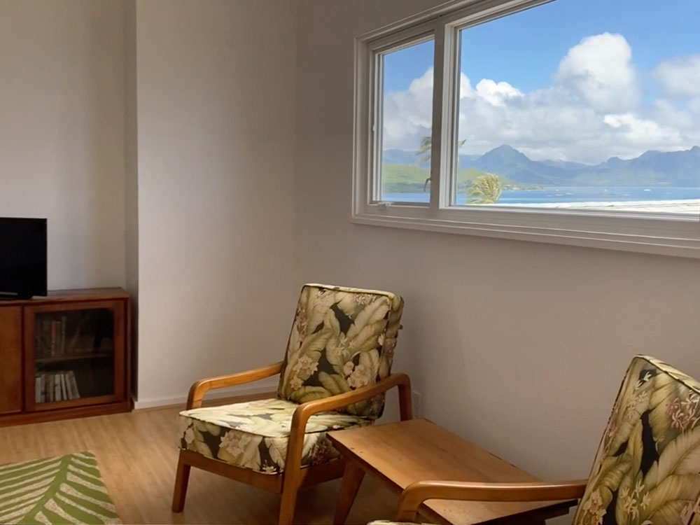 lilipuna-properties-oahu-oceanfront-3-bedroom-rental-condo-top-level-master-berdroom3