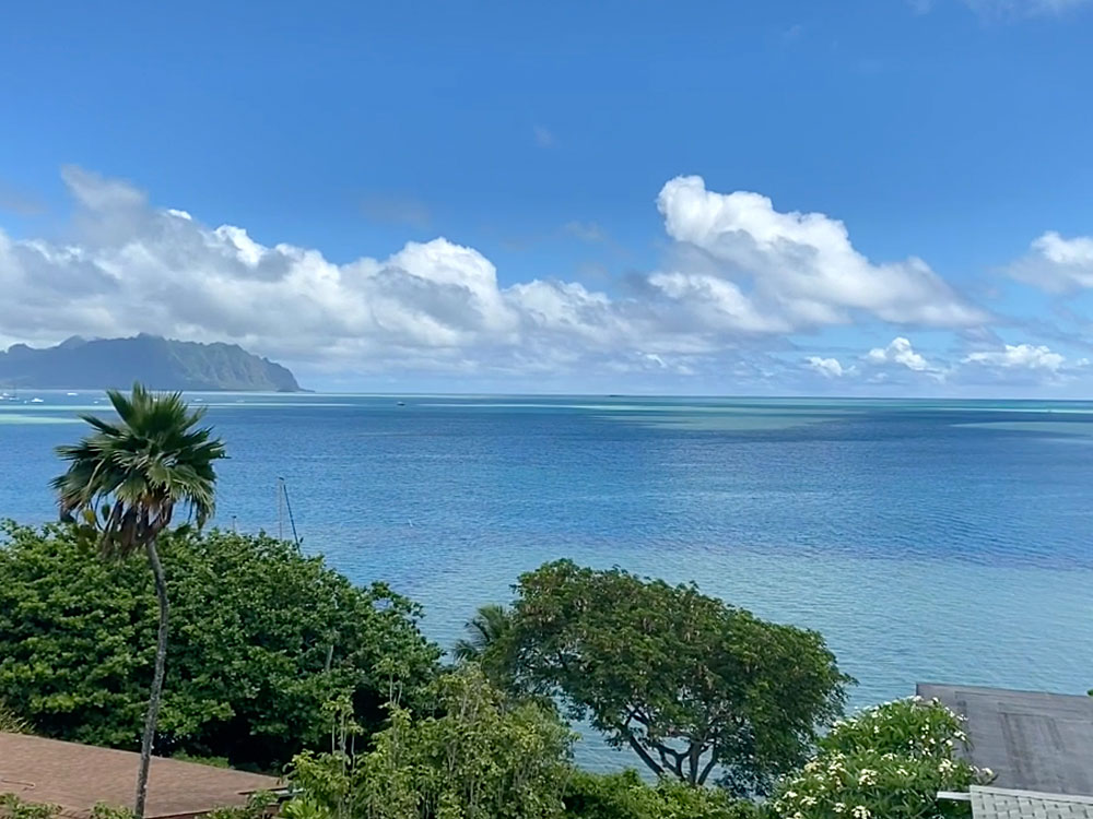 lilipuna-properties-oahu-oceanfront-3-bedroom-rental-condo-top-level-master-berdroom5